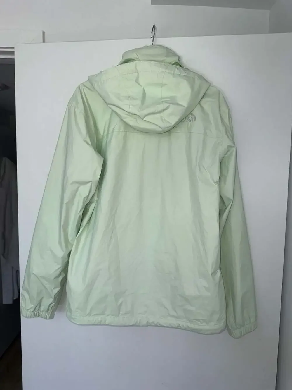 The North Face Men's Size S/P Light Green Hooded Windbreaker Jacket